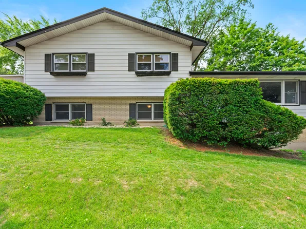 3717 W High St, McHenry, IL 60050