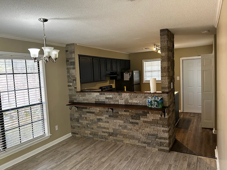 106 Longfellow Dr