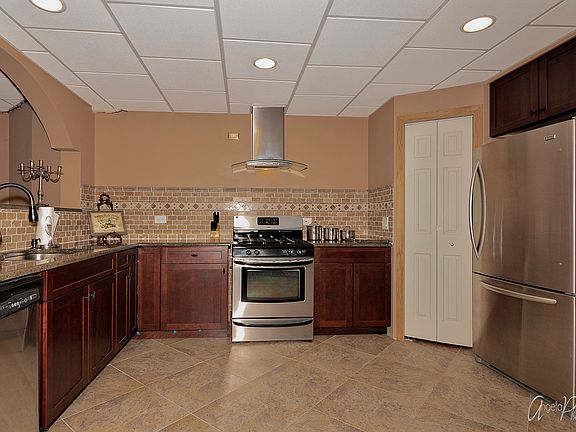 5th image of 455 Sandlewood Ln
