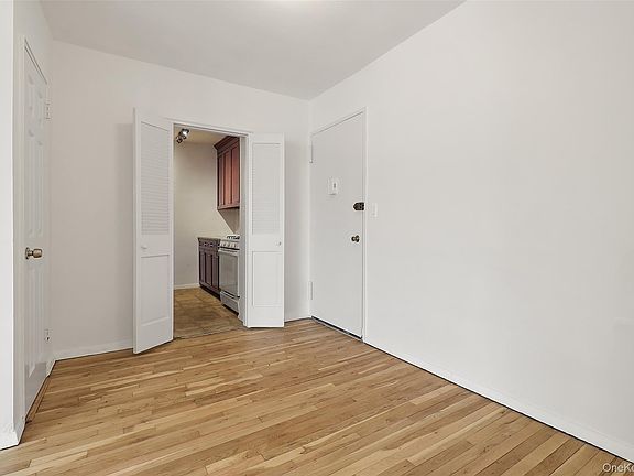 4th image of 360 Westchester Avenue #623