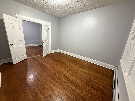 3rd image of 430 Cortlandt St #1R