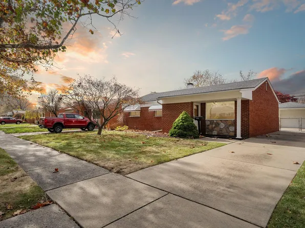 15450 Helen St, Southgate, MI 48195