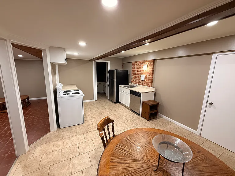 706 Hancock Ave — Photo 8
