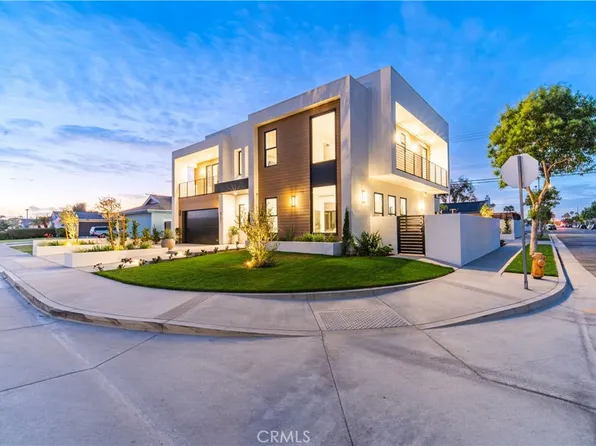 8251 Friesland Dr, Huntington Beach, CA 92647