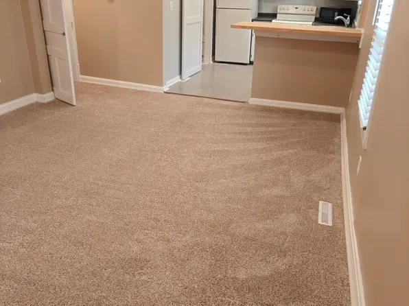 244 W National Dr #B, Newark, OH 43055