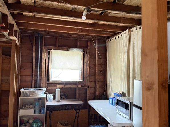829 NE 107th Ave, Portland, OR 97220