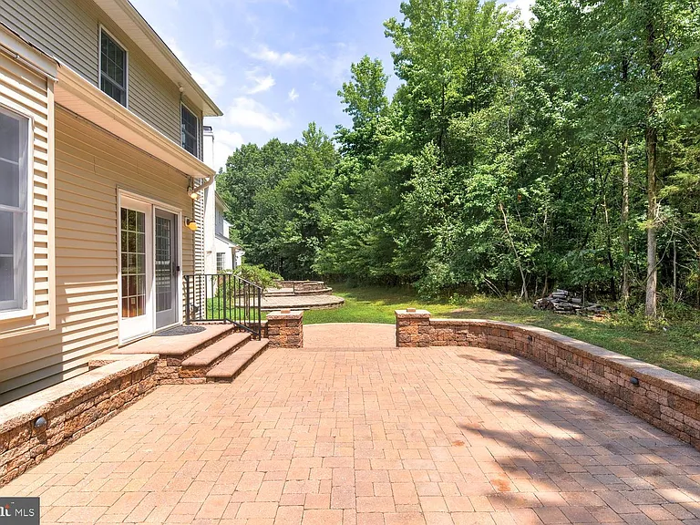 45 Lockwood Dr — Photo 53