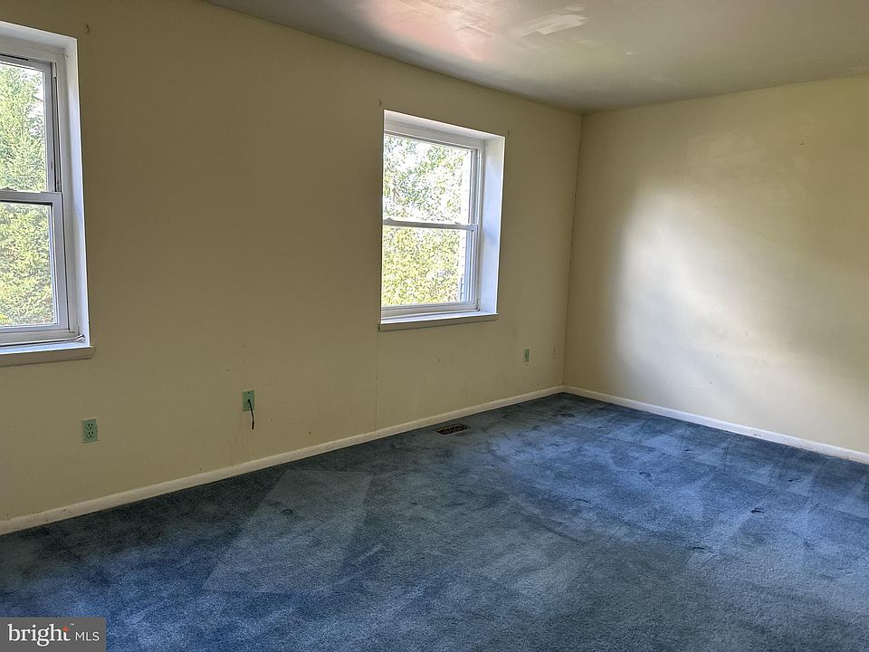 2nd image of 8753 Treasure Ave