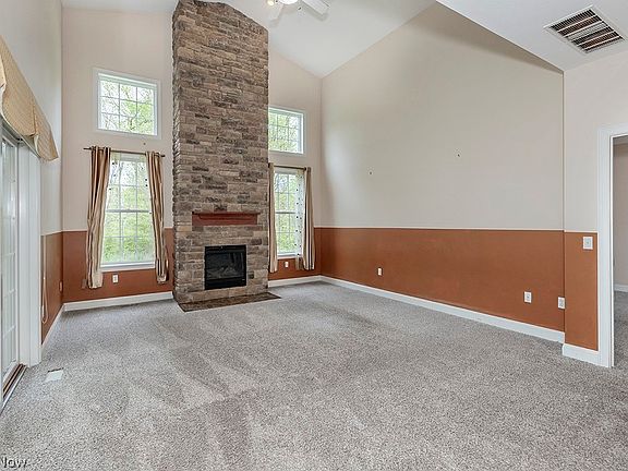 3rd image of 117 Stonecreek Dr