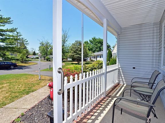 2nd image of 108 Chamberlain Ct