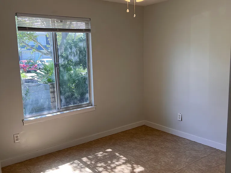 666 Aquatic Dr — Photo 6