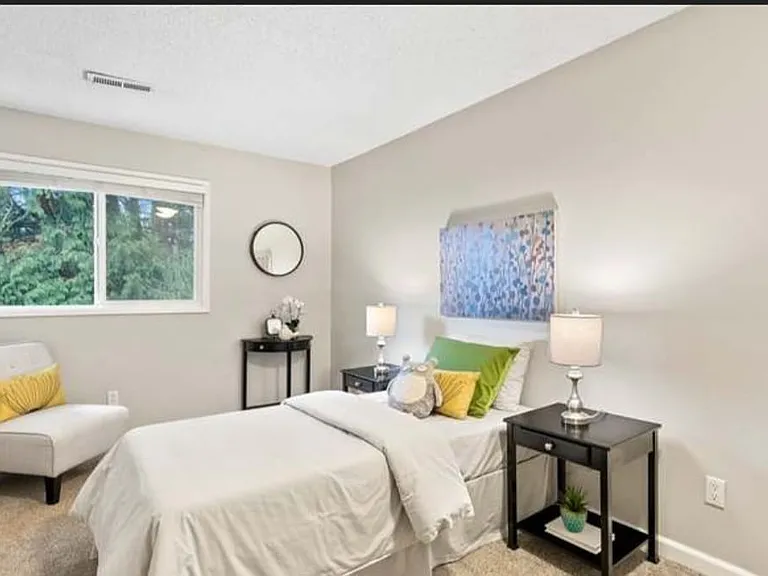 7322 NE 142nd Pl — Photo 3
