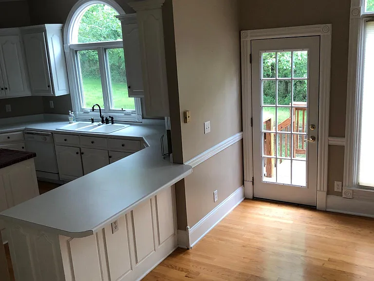 9507 Eastgate Ct — Photo 33