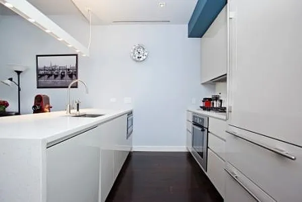 Rented by R New York | media 10