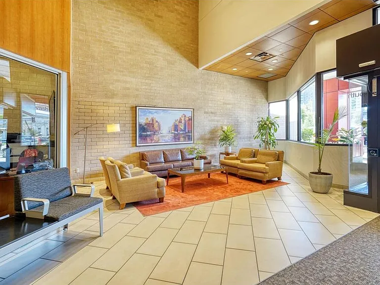 121 Washington Ave S #404 — Photo 31