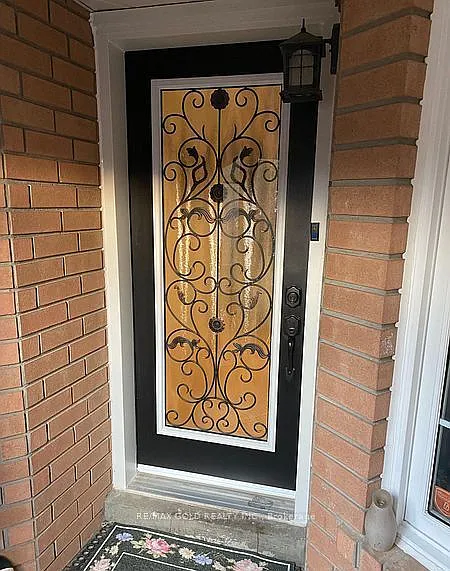 3 bed, $3,000 — Photo 2