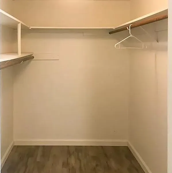 2 bed, 1030 sqft, $4,995 — Photo 3