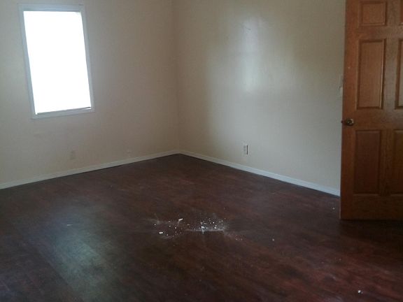 5th image of 728 N Horsman St