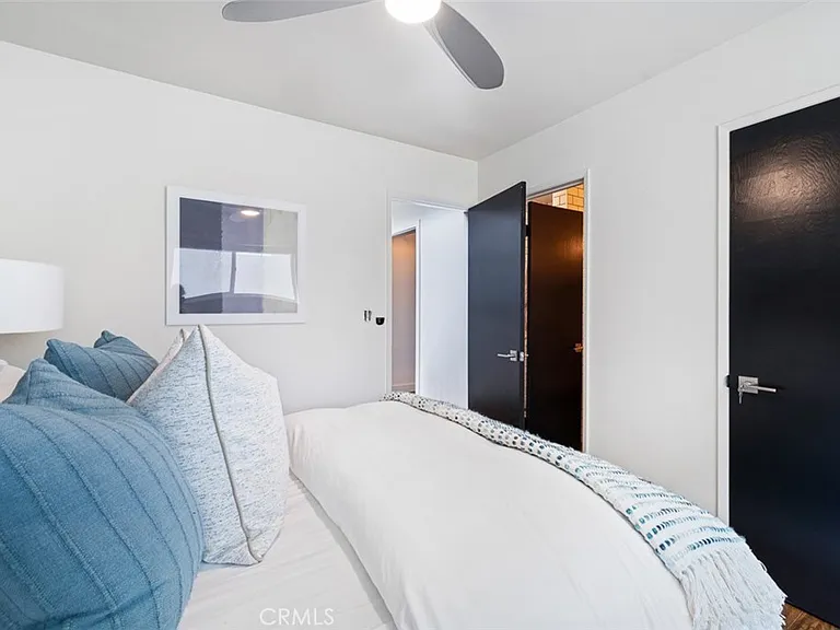 1059 Miramar St — Photo 14