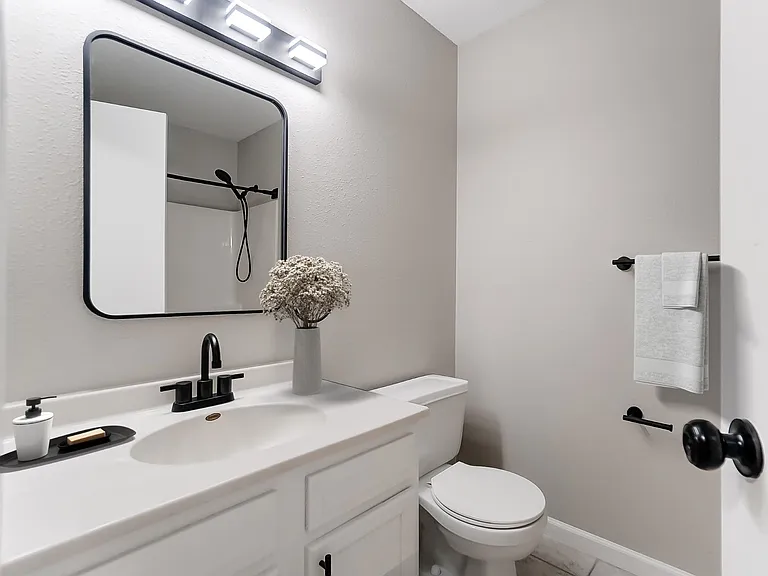 Coral Club Apartments — Photo 18