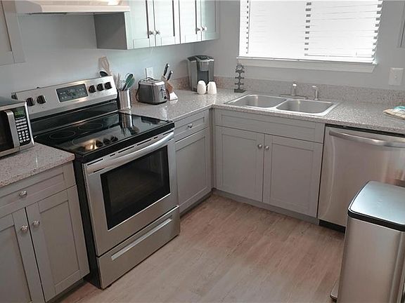 5th image of 930 W Beach Blvd #119