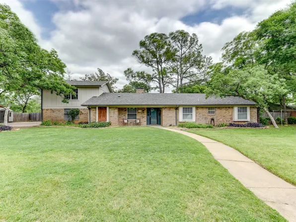 113 Timber Ridge Cir, Burleson, TX 76028