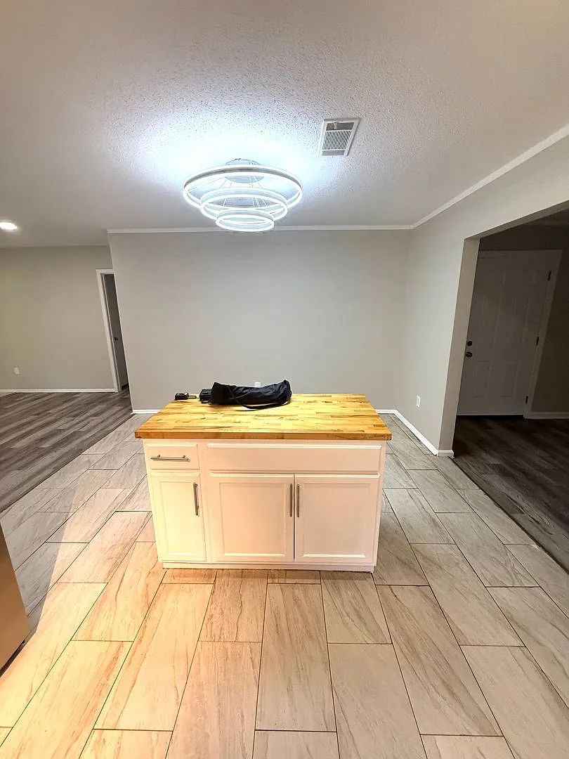 4 bed, 2.0 bath, 1742 sqft, $1,395 — Photo 4