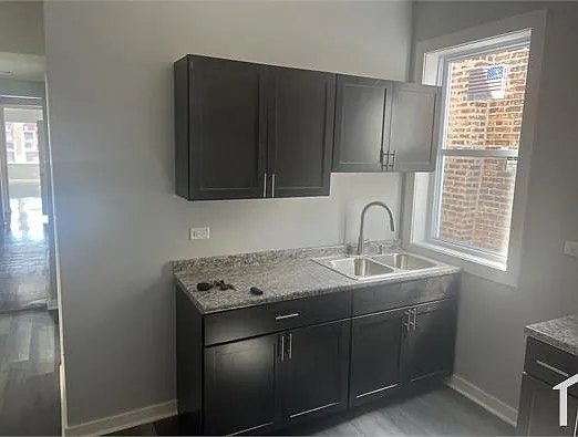 3 bed, $1,950 — Photo 2