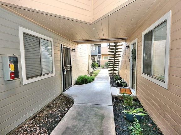 2nd image of 1019 Dornajo Way APT 104
