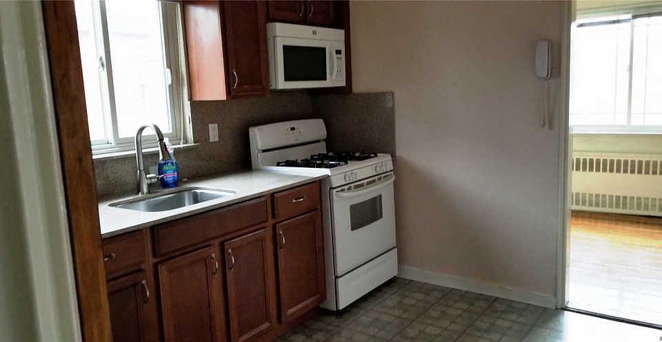 1st image of 14622 21st Ave
