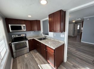 97 Northup St, Warwick, RI 02889