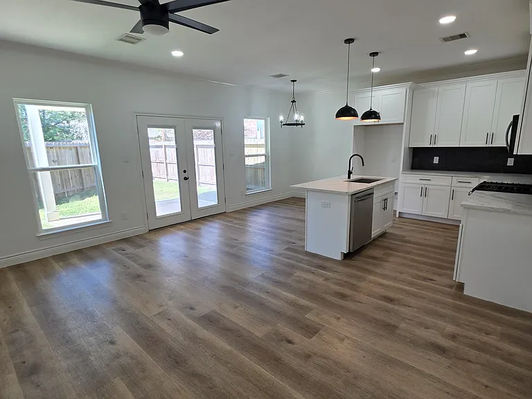 105 N Creek Dr #A/B — Photo 5