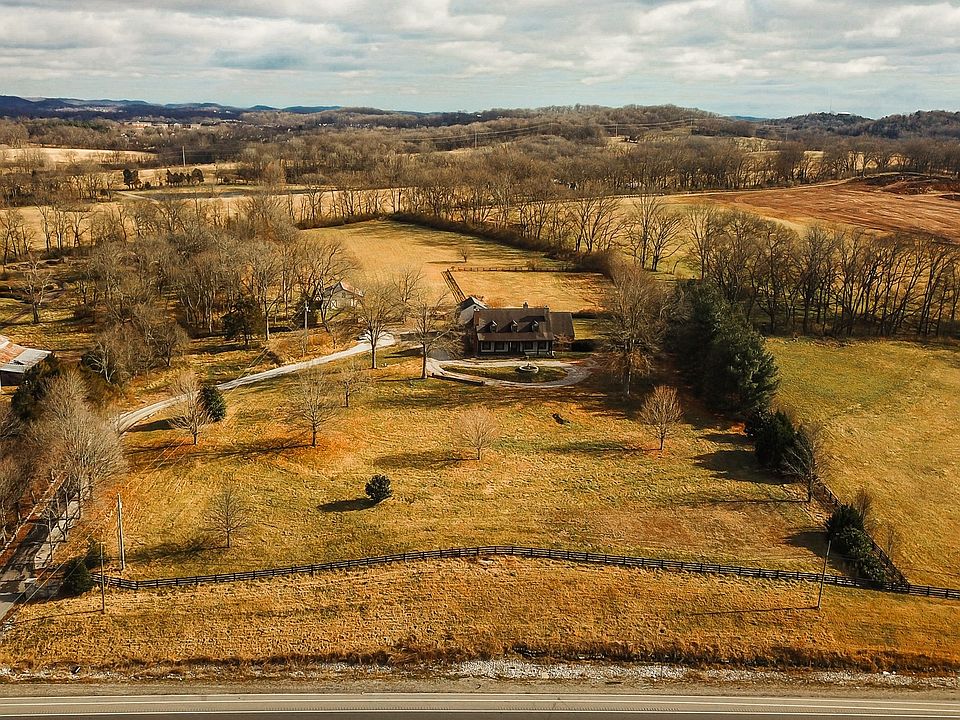 1st image of 4590 Columbia Park