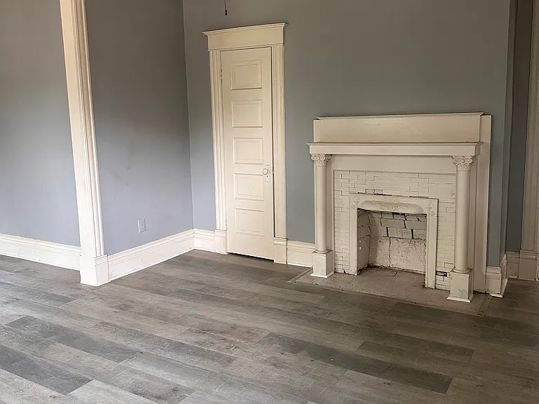 411 N Maple St — Photo 12