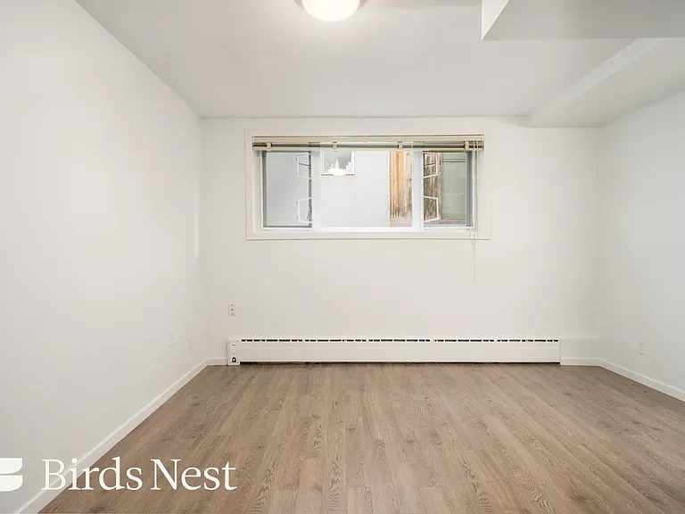 1445 W 11th Ave #11 — Photo 1