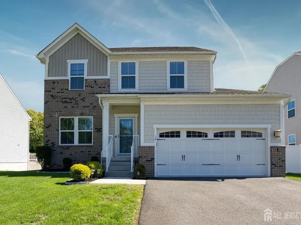 10 Imlay Ln, Farmingdale, NJ 07727
