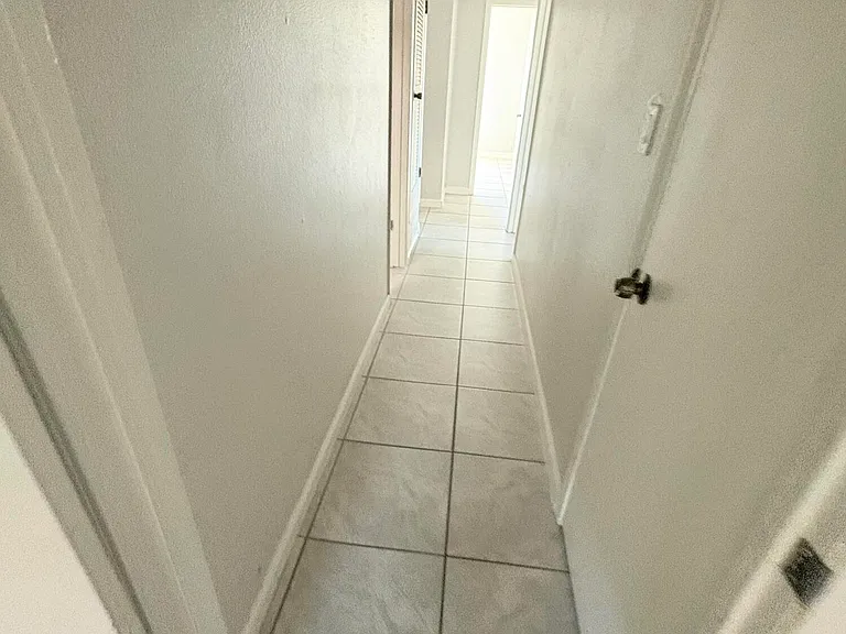 1587 Catham Cir — Photo 5