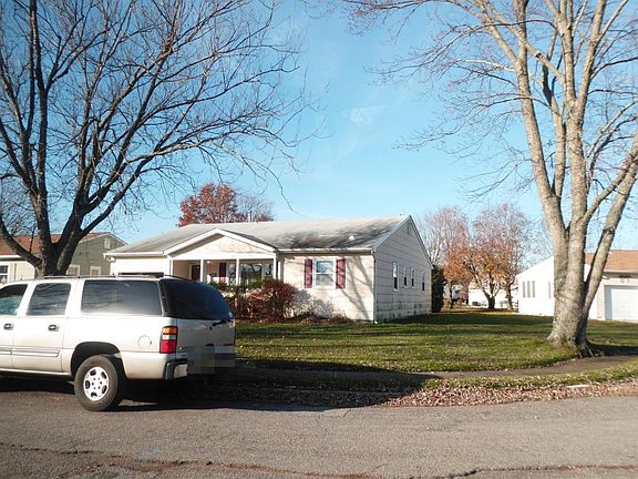 3rd image of 128 Eton Ct
