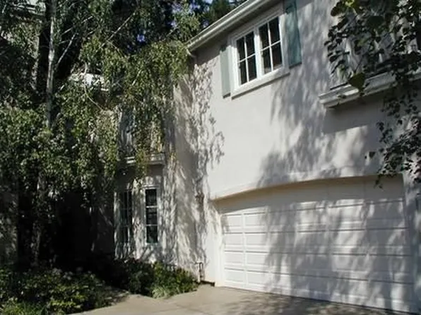 5 Daisy Ln, Menlo Park, CA 94025