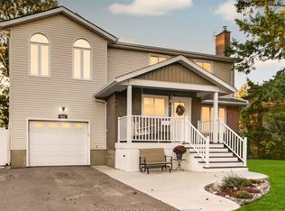 911 Auden Park Dr, Kingston, ON K7M4T8