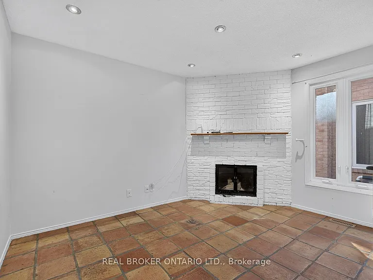 109 Robert Hicks Dr — Photo 14