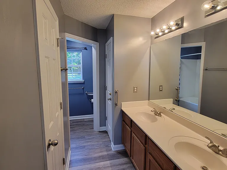 6107 Colchester Ln — Photo 14