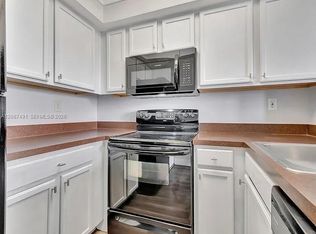 Clear Lake Club Condo, West Palm Beach, FL 33401