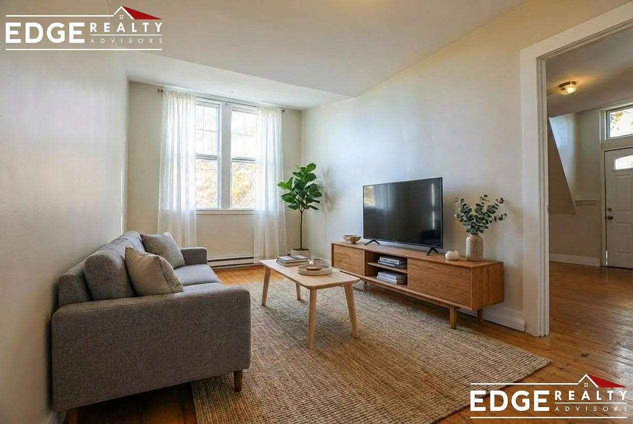 3 bed, 9999 sqft, $3,200 — Photo 1