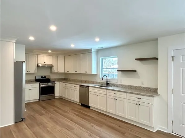 1441 Salton Dr, Chesapeake, VA 23325