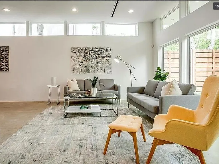 2308 N Prairie Ave — Photo 19