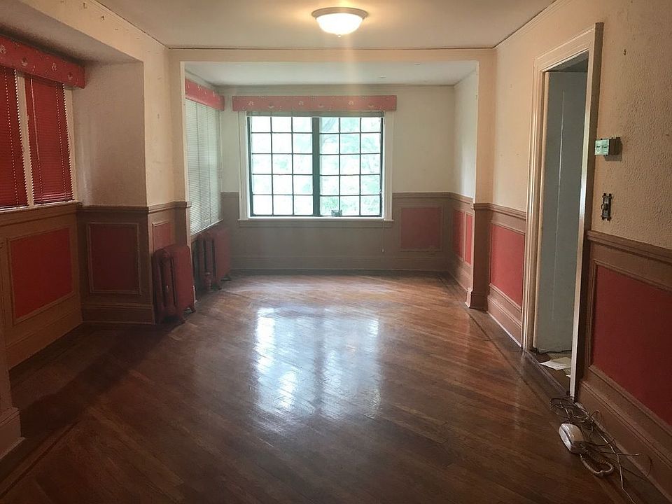 1st image of 8201 Grenfell St