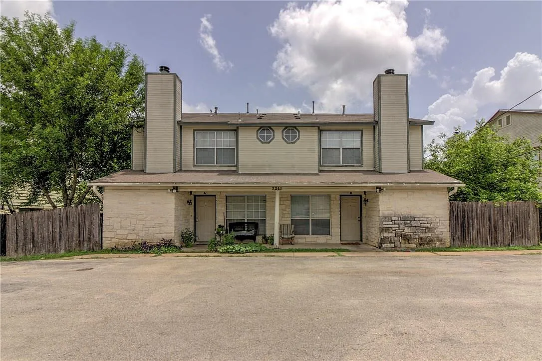 2 bed, 2.5 bath, 1030 sqft, $925 — Photo 1