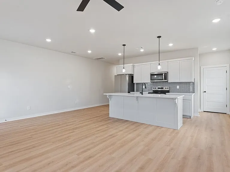 1711 Cuppett Cir — Photo 5