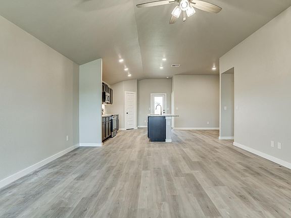 5th image of 13213 Avenue T